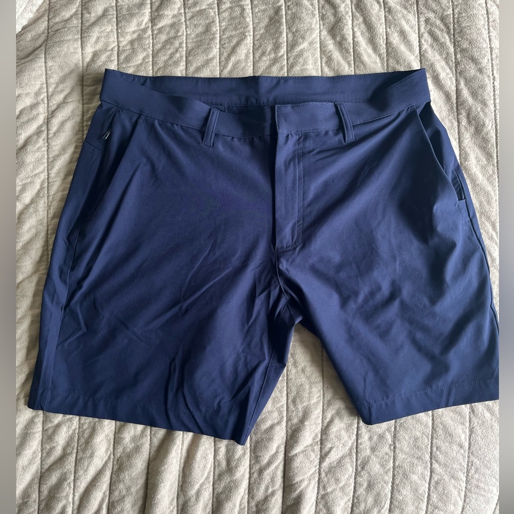 Fabletics The Only Short - Picture 3 of 4